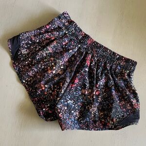 Lululemon Original Hotty Hot Low Rise 2.5”